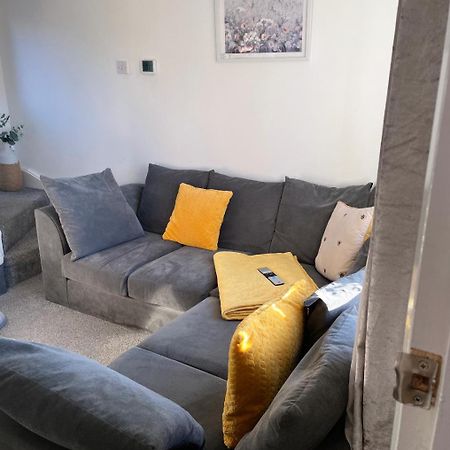 קרמלינגטון Newly Refurbished Beautiful Location 1 Bedroom Residential House מראה חיצוני תמונה
