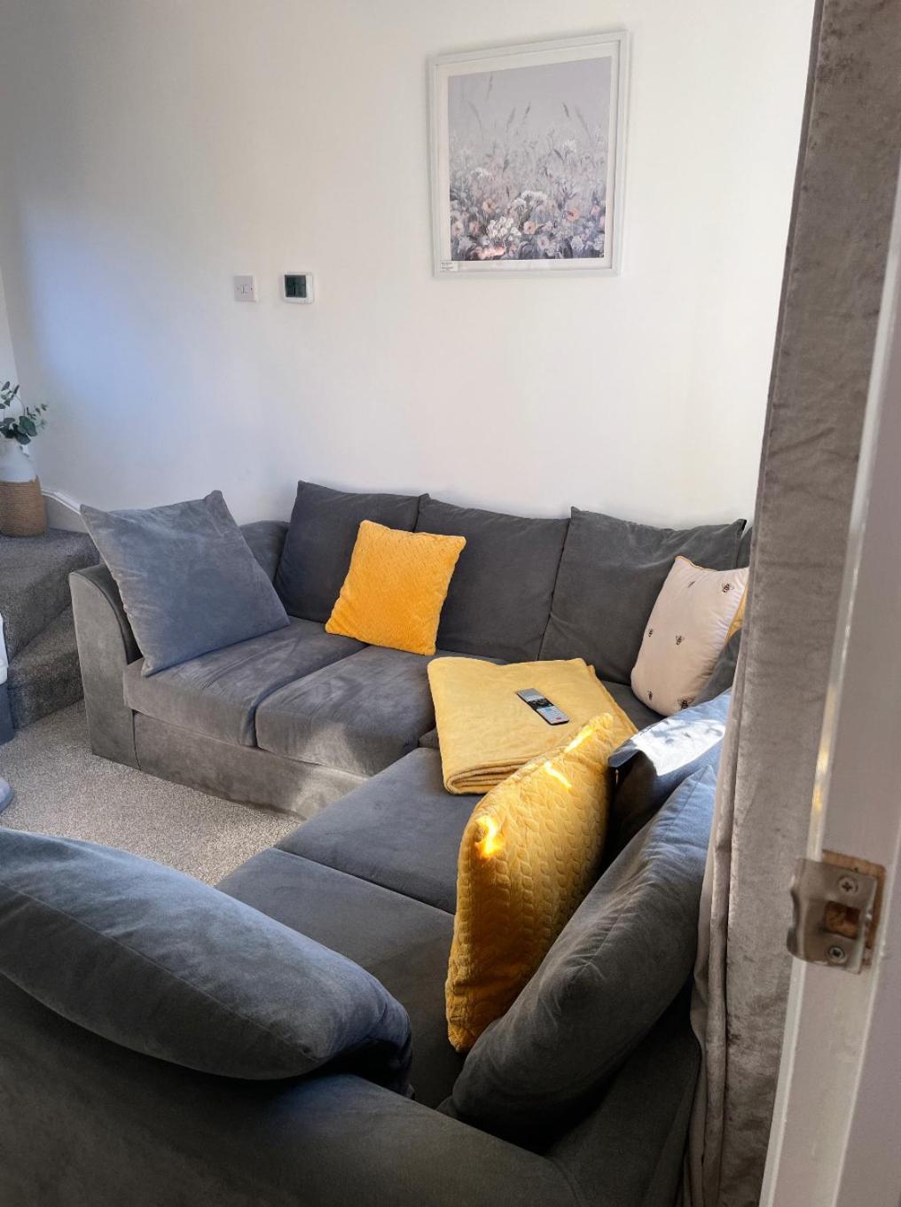 קרמלינגטון Newly Refurbished Beautiful Location 1 Bedroom Residential House מראה חיצוני תמונה